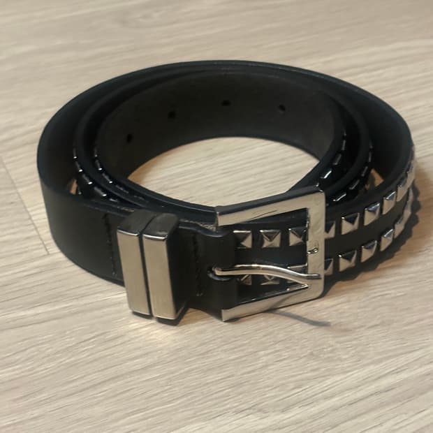스터드 벨트