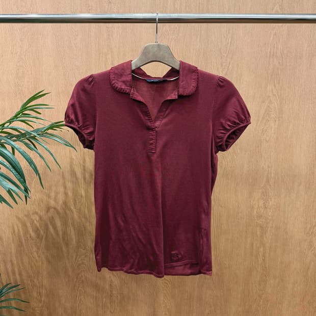 버버리 런던 반팔 티셔츠 오픈 카라 스티치 퍼프 슬리브 디테일 버건디