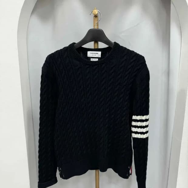 [5, 105] 톰브라운 꽈배기 니트 4선 완장 진한네이비