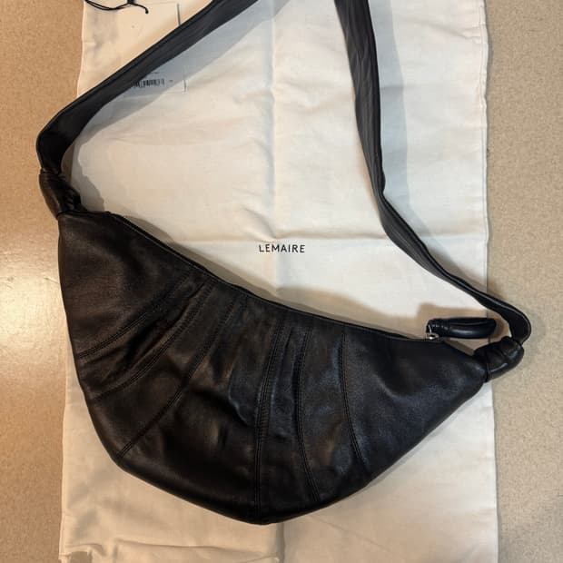 크루아상 백 소프트 나파 미디움 블랙