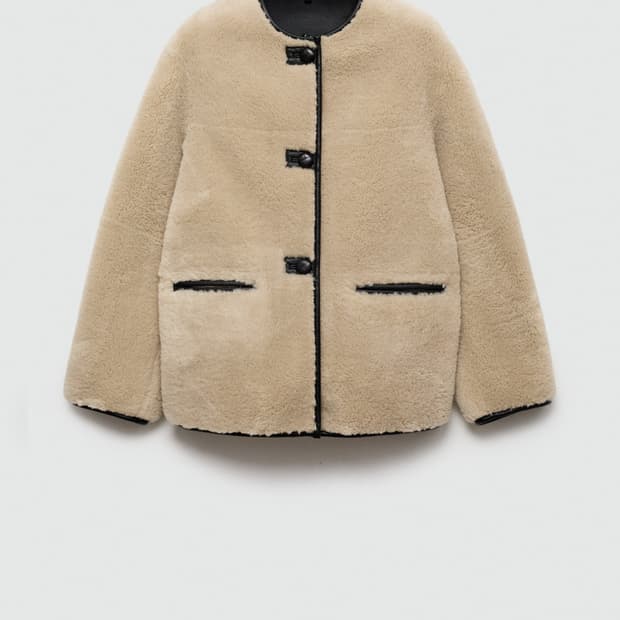 새상품 MANGO 망고 쇼트 퍼이펙트 코트 에크루 S사이즈 7709791