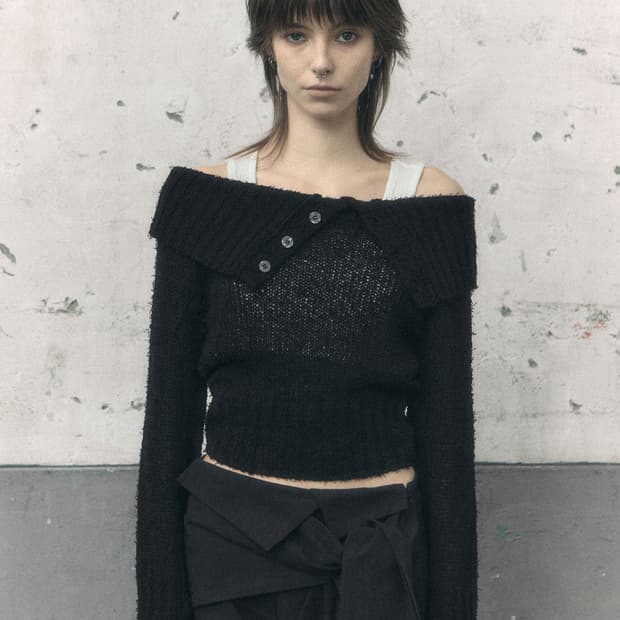 RIBBED BUTTON OFF SHOULDER