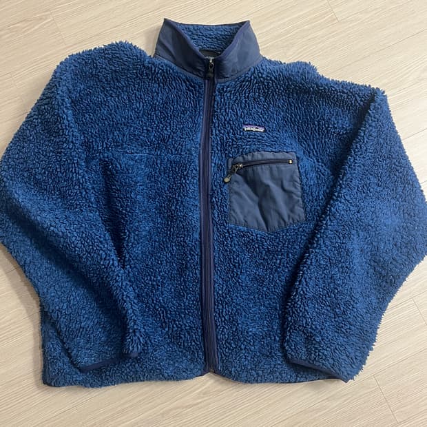 파타고니아 딥파일 블루 L 판매합니다
