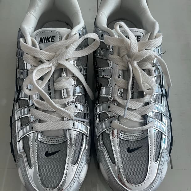 나이키 p-6000 메탈릭 실버