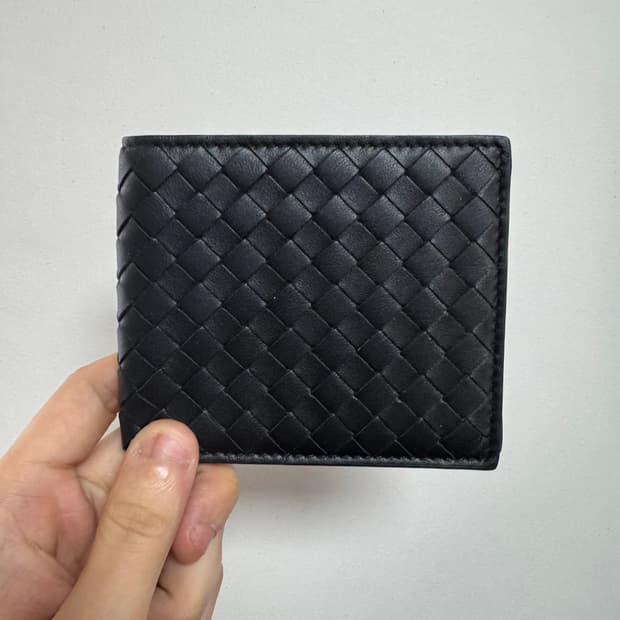 보테가 베네타 인트레치아토 반지갑 블랙