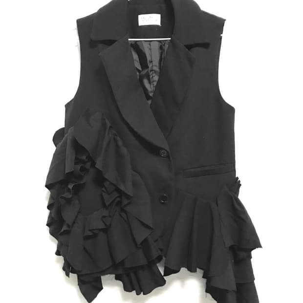 빈티지 아카이브 무드 러플 블레이저 베스트