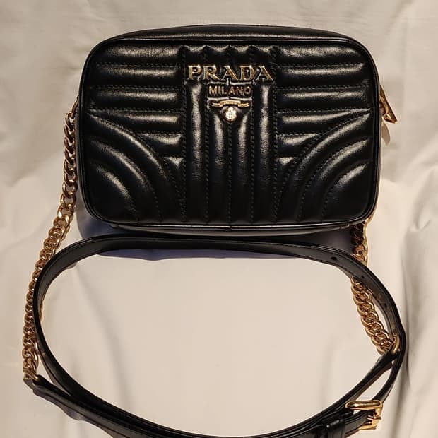 프라다 다이어그램 카메라백 블랙