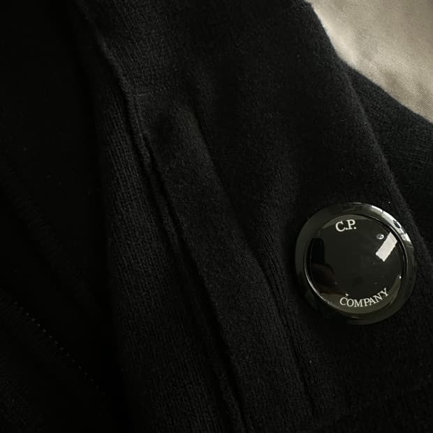 Cp컴퍼니 니트집업 가디건 블랙
