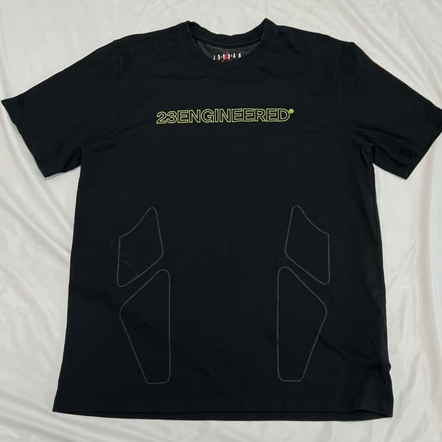 (L) 나이키 조던 엔지니어드 반팔 티