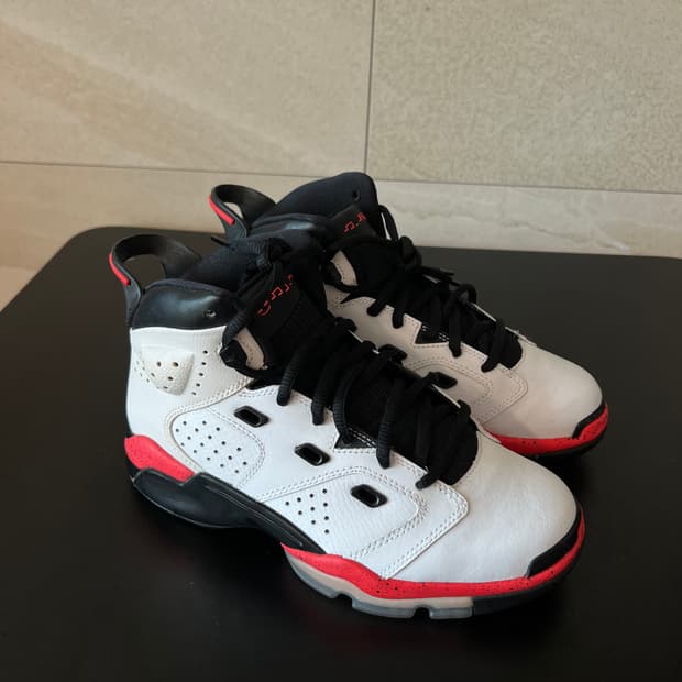 [235mm] 조던 6-17-23 인프라레드 23 (화이트/블랙)