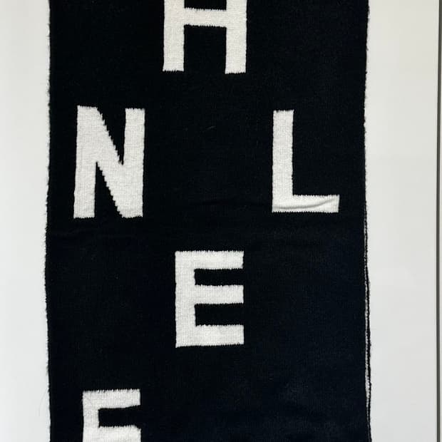 샤넬 블랙 앤 화이트 로고 캐시미어머플러