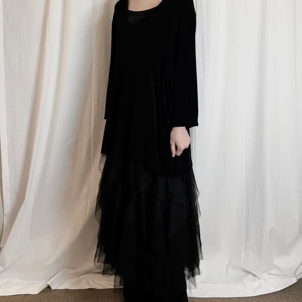 Shirring V-Neck Long Sleeve - Black