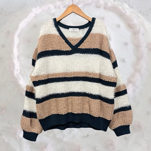 일본 빈티지 루즈핏 브이넥 배색 스트라이프 퍼 니트