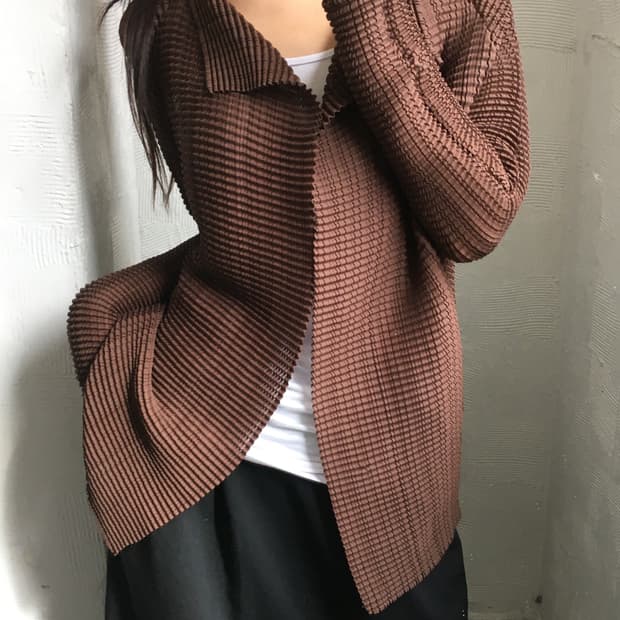 Issey Miyake 이세이미야케 플리츠 브라운 오픈 가디건