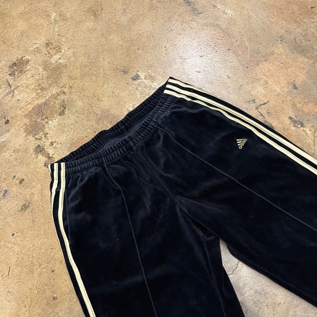 [정품/105] 아디다스 벨벳 검금 트랙 바지 블랙 