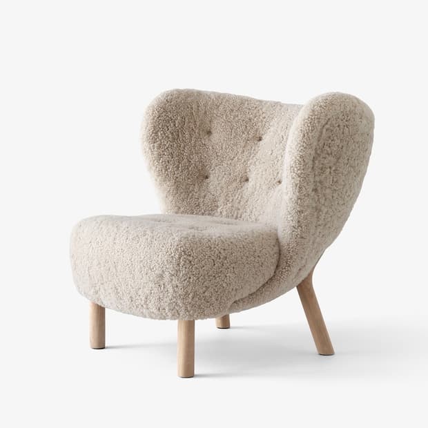 &Tradition 리틀페트라 라운지 체어 sheepskin