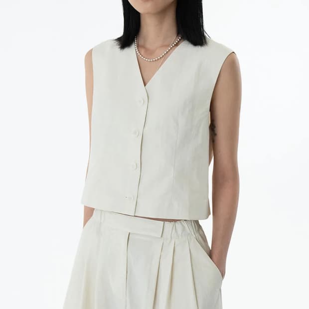 아모멘토 브이넥 라인 베스트