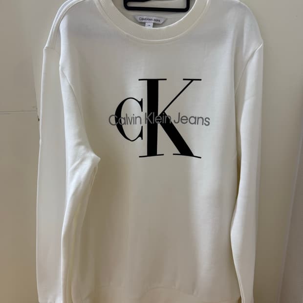 CK 캘빈클라인 맨투맨