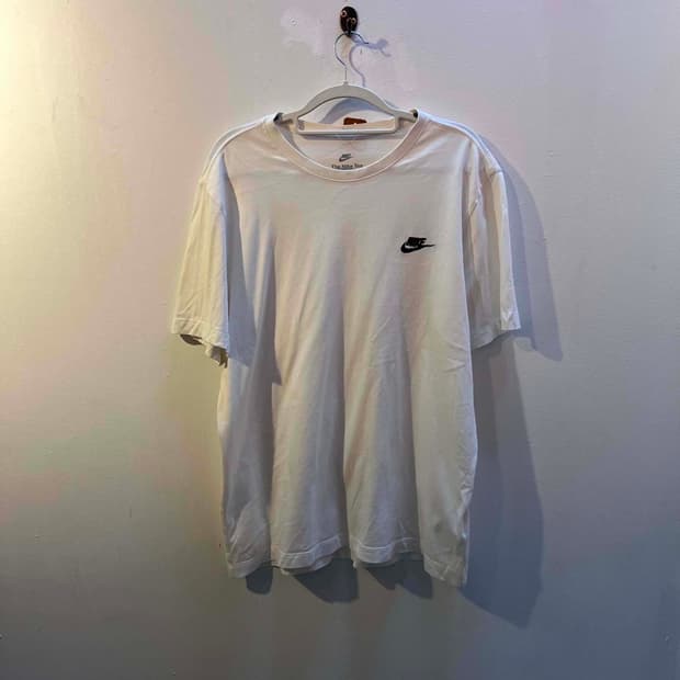 [XL] 나이키 푸츄라 화이트 반팔 티셔츠