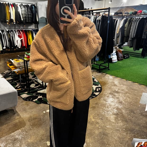 스튜디오 톰보이 브이넥 플리스 자켓