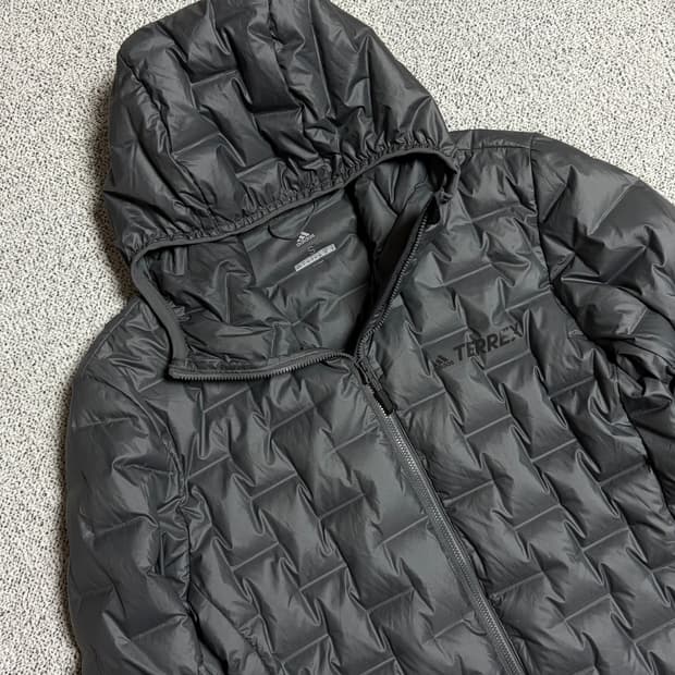 아디다스 테렉스 경량패딩 (덕다운)