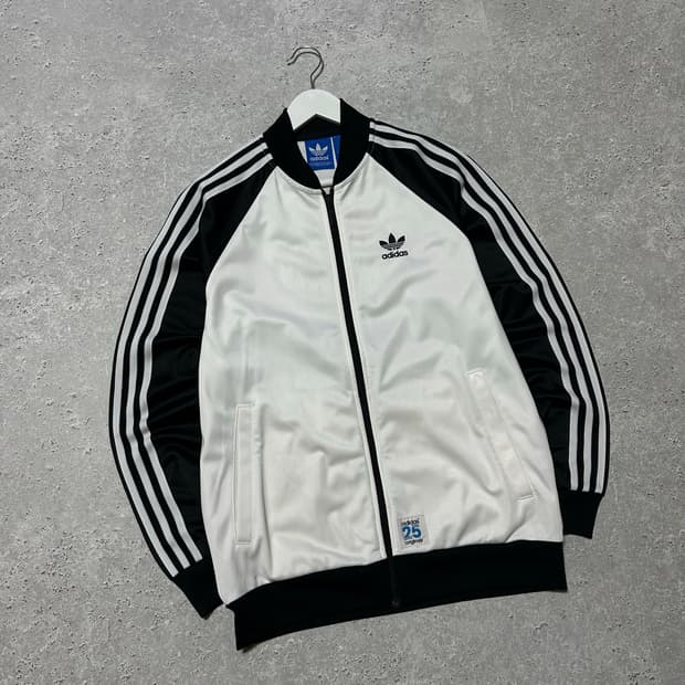 아디다스 니고 베어 25주년 화이트블랙 트랙탑