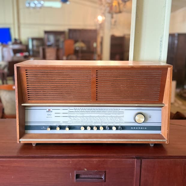 그룬디히 진공관 라디오
