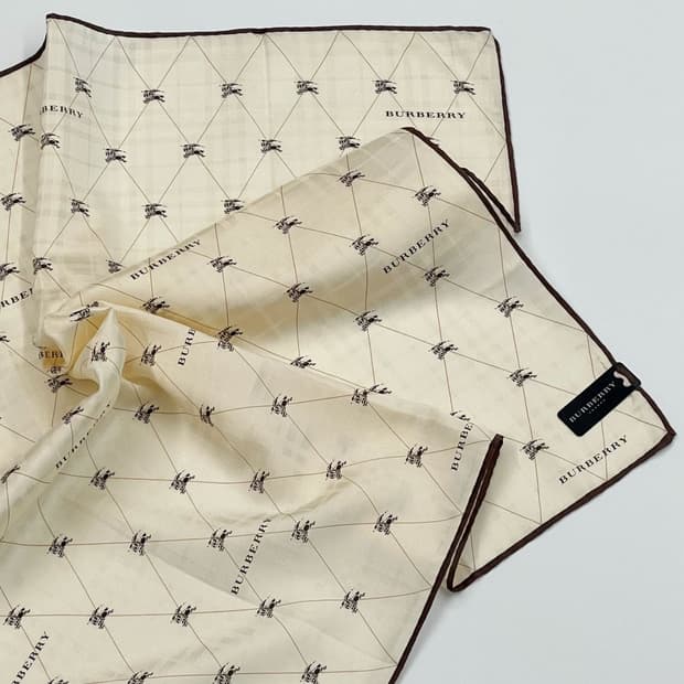 (새상품) burberry/ 버버리 실크 쁘띠스카프 손수건