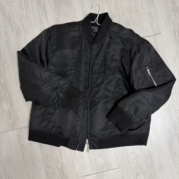 애니타임로릭 자켓 팝니다.