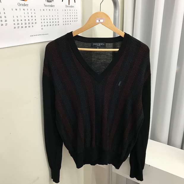 입생로랑 로고 브이넥 울 니트