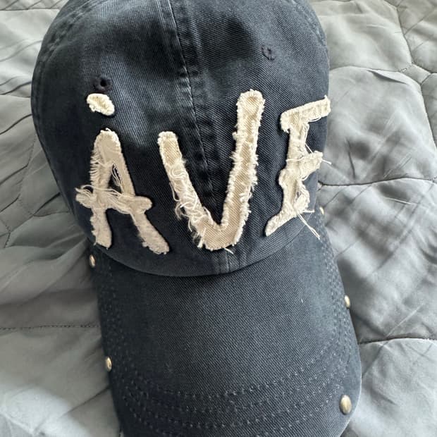 아비에무아 아플리케 빈티지 리벳 캡