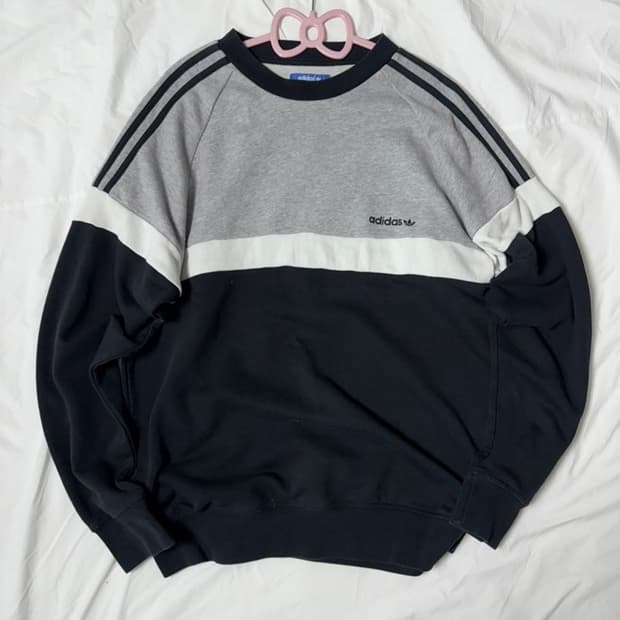 아디다스 맨투맨