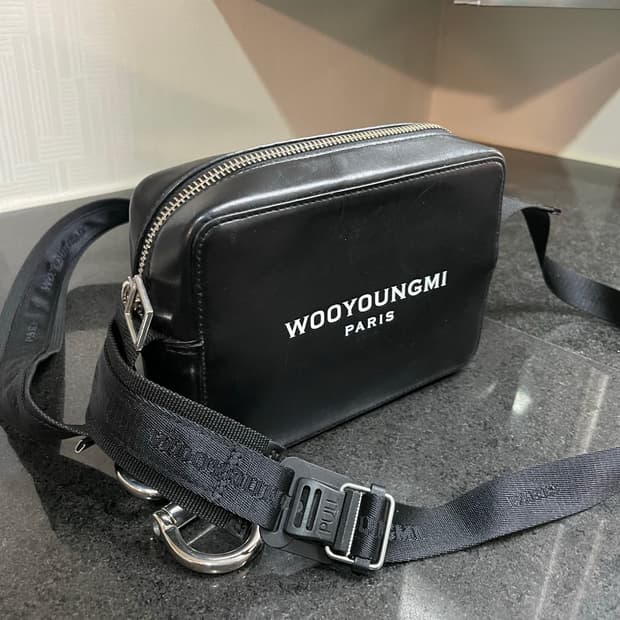 우영미 크로스백