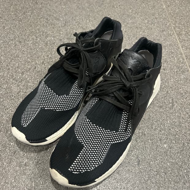 Y-3 부스트 니트 스니커즈