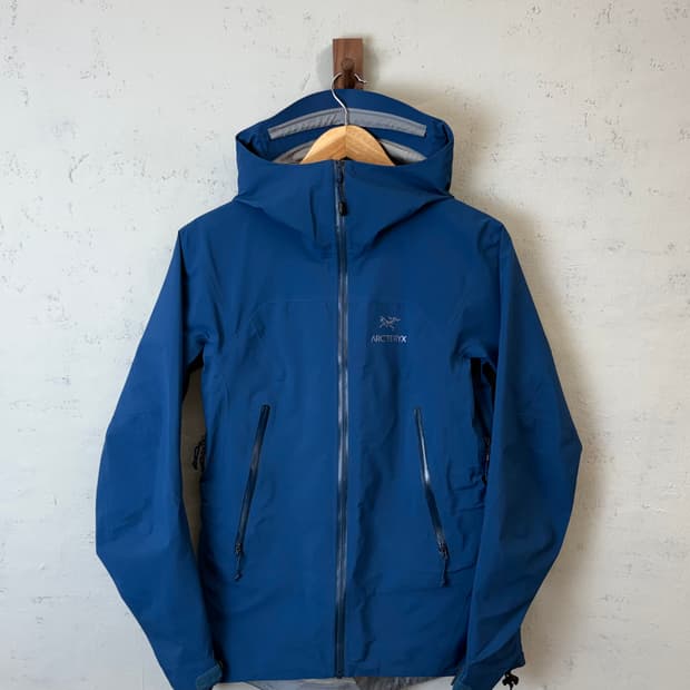 아크테릭스 제타 AR 고어텍스 바람막이 자켓