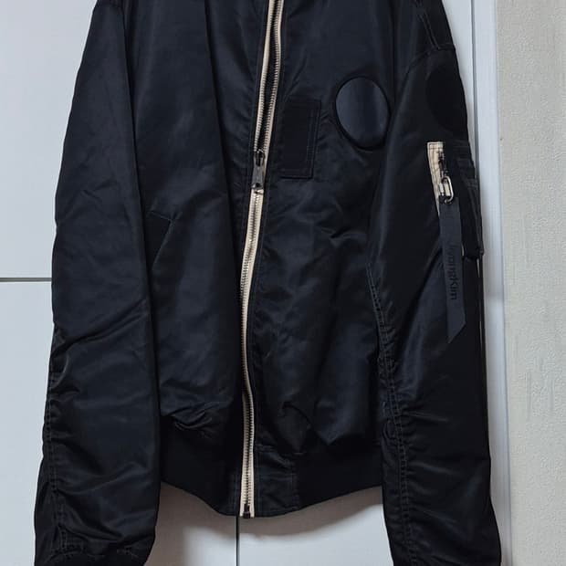 지용킴 알파 콜라보 봄버 자켓