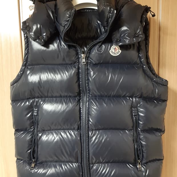 몽클레어 패딩 조끼 후드