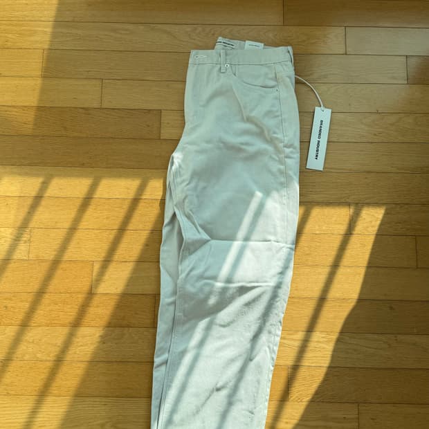 브랜디드 라이트 그레이 바지