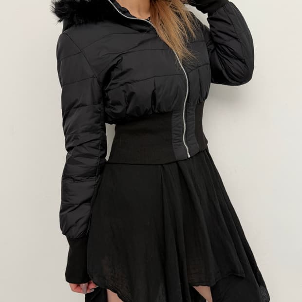 블랙 크롭 밴딩 패딩 