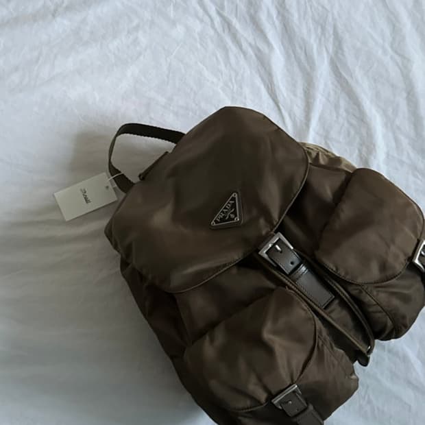 프라다 백팩 카키