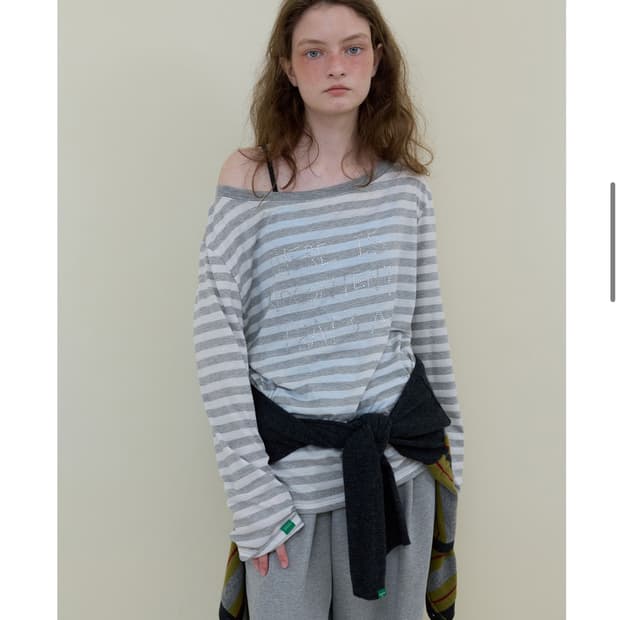 노컨텐츠 스트라이프 오프숄더