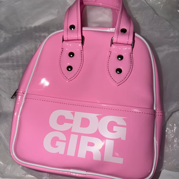 꼼데가르송 걸 에나멜 토트백 핑크