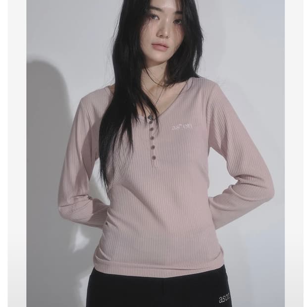 애즈온 WISH RIBBED BUTTON TEE