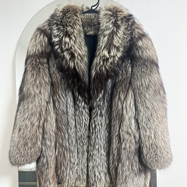 사가폭스 로얄 크로스 쉐도우실버 퍼자켓 폭스퍼자켓