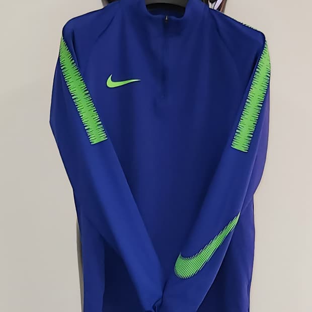 나이키드라이스쿼드드릴탑 