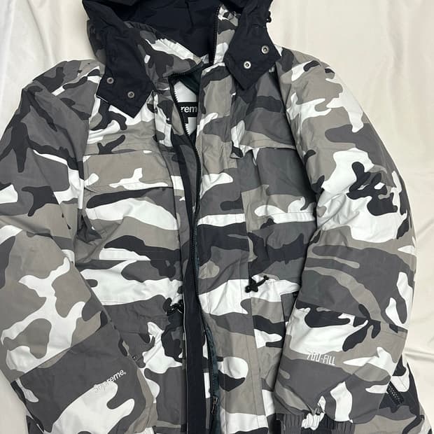 슈프림 16fw 다운타운 스노우카모 패딩 L