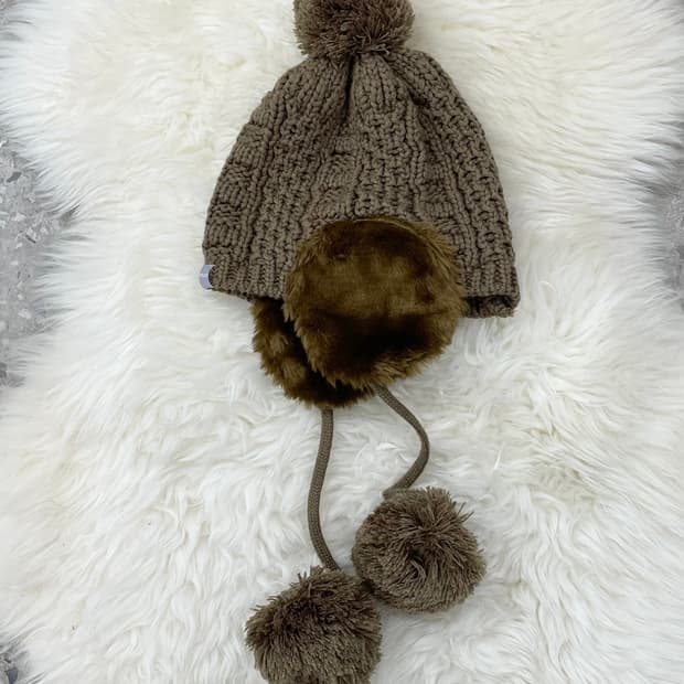 브라운 이어머프 방울 비니