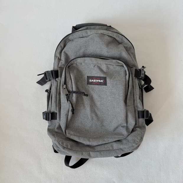 이스트팩(EASTPAK) 백팩