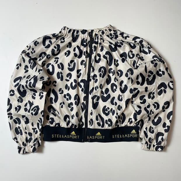 아디다스 스텔라스포츠 레오파드 프린트 바람막이 자켓 PN9543