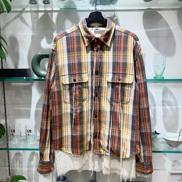미도리카와 layered shirt